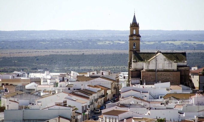 Villanueva de los Castillejos House | Holiday house with pool for 5 to 6 persons