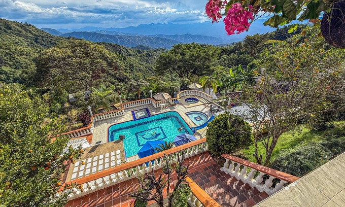 San Jeronimo Other | Escápate a una Finca acogedora en San Jerónimo con piscina, jacuzzi y más.