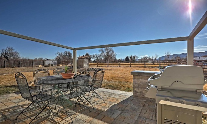 Escalante House | Escalante Home with Yard, Porch and Mtn Views!