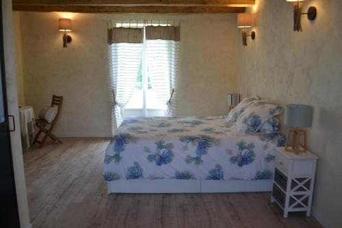 Saint-Epain House | Escale à Villeperdue chambre Hellulaug
