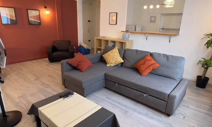 Saint-Victor Apartment | Escale Marseillaise: 62 m2 large, quiet, near the Vieux Port for 2 to 4 pers