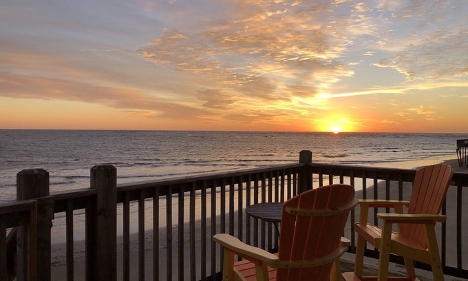 San Luis House | Escape at Treasure Island, On The Beach at San Luis Pass!