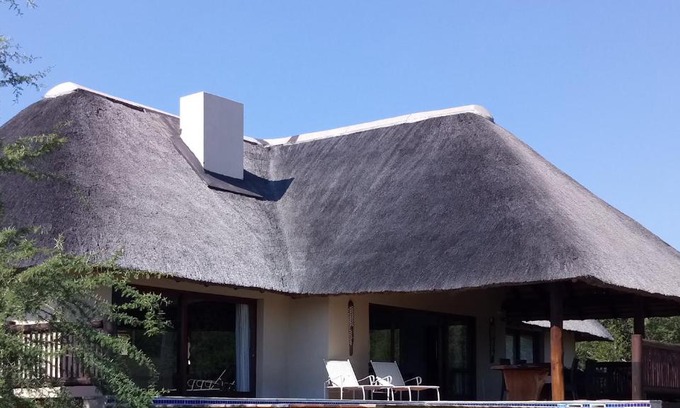 Hoedspruit House | Escape For 2 - Private Pool & Mountain Views