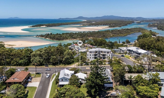 Nambucca Heads House | Escape from it all at Crooked Cottage, your peaceful retreat nestled in the heart of Nambucca Heads.