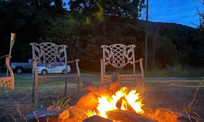 Bakerton Cottage | Escape from the City. House near Harpers Ferry