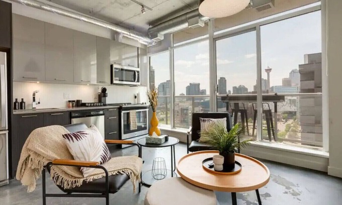 East Village Apartment | Escape in the Sky Studio | Peaceful & Cozy