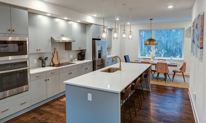 Hermitage House | Escape on Central Pike | 20 mins from DT