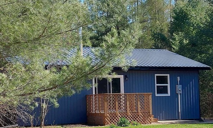 Joly House | Escape the City and Embrace all Nature has to Offer at This Remodeled House