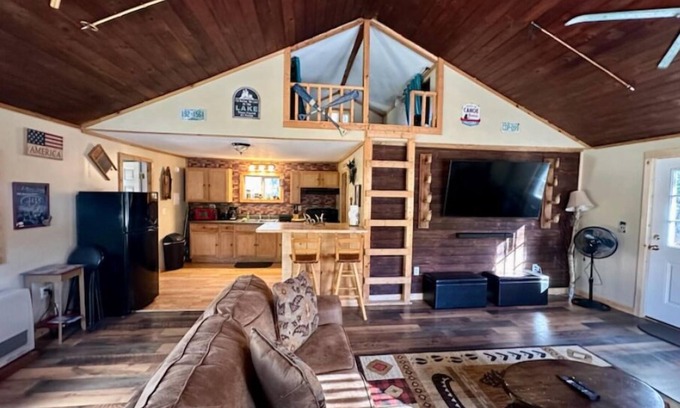Center Ossipee Cottage | Escape to a cozy getaway in the White Mountains! Bonus: free early check-in!
