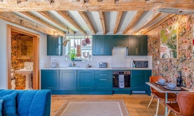 Bilting House | Escape to a romantic countryside retreat on a working farm in the heart of Kent.