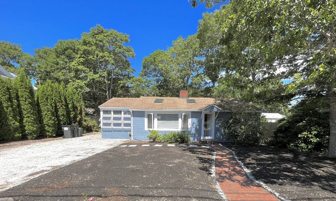 Popponesset Cottage | Escape to a seaside cottage in Popponesset. Beach less than 5 minutes away