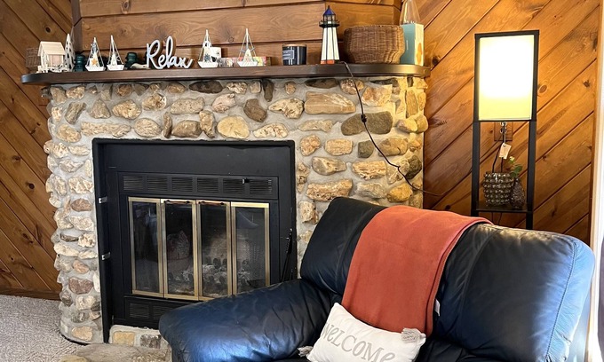 Two Rivers House | Escape to fall in northern Wisconsin & Door County