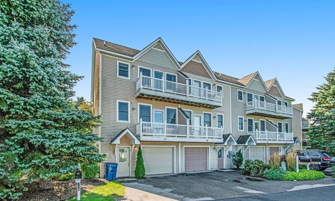 Manistee Condo | Escape to life on the lake!