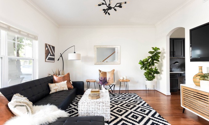 Hurwood Heights House | Escape to Luxury: Nashville's Chic Townhouse Haven/Near Gulch and Downtown