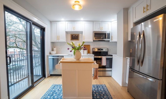 Stroudsburg Apartment | Escape to Main Street