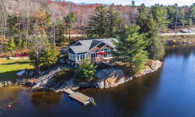 Seguin Cottage | Escape to Muskoka Waterfront Cottage - Hot Tub & Private Beach!