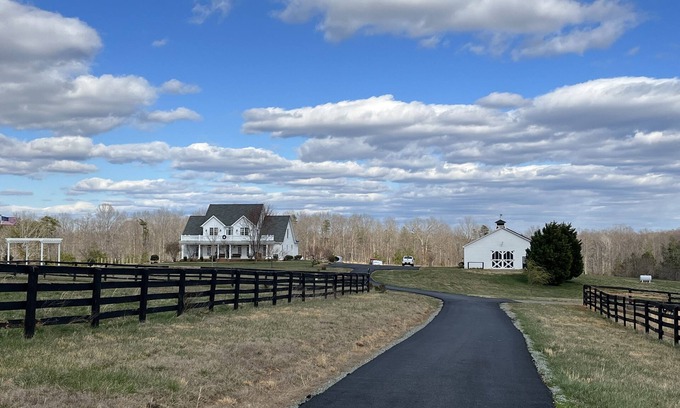 Patrick Henry Other | Escape to Nature: Exquisite Retreat Perfect for Gatherings near Charlottesville