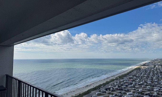 Myrtle Beach Condo | Escape to OCEAN BREEZE/2 BR Condo with Stunning Ocean Front Views