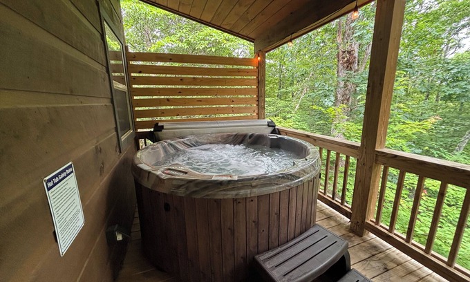 Murphy House | Escape to "Peaceful Seasons" of WNC