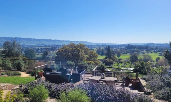 Petaluma Apartment | Escape To Petaluma.