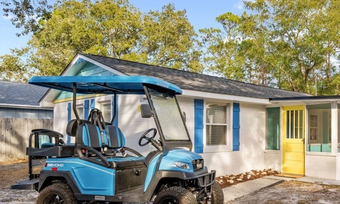 Long Beach House | Escape to Sea-Clusionoki cottage. Roam the coast w/FREE GOLF CART
