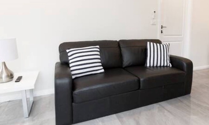 Wagga Wagga Apartment | Escape to stylish comfort in this modern apartment!