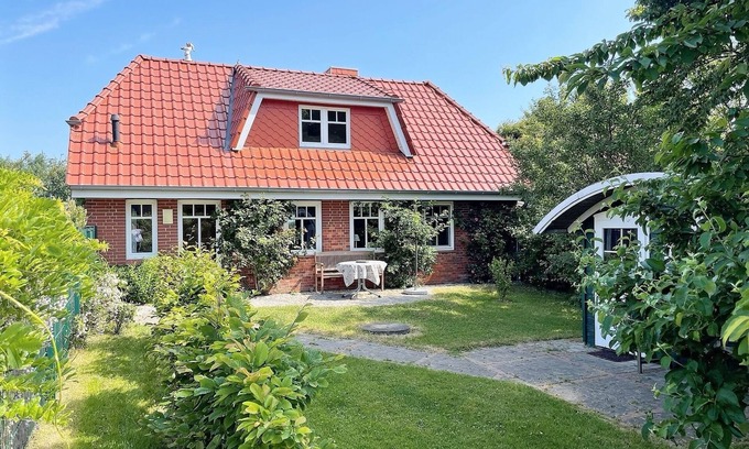 Emmelsbuell-Horsbuell House | Escape to Tranquility: Your Ideal Retreat at Ferienhaus Benninghusum