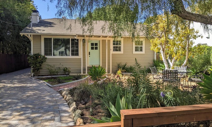Oak Park House | Escape to the American Riviera in our Charming Santa Barbara Bungalow