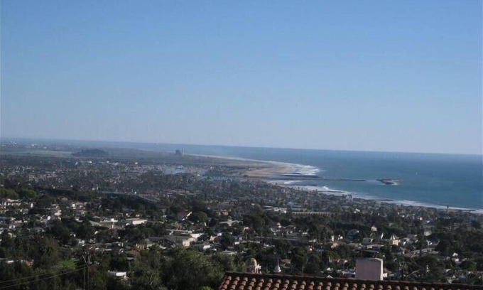 Ventura House | Escape to the California coast in beautiful Ventura