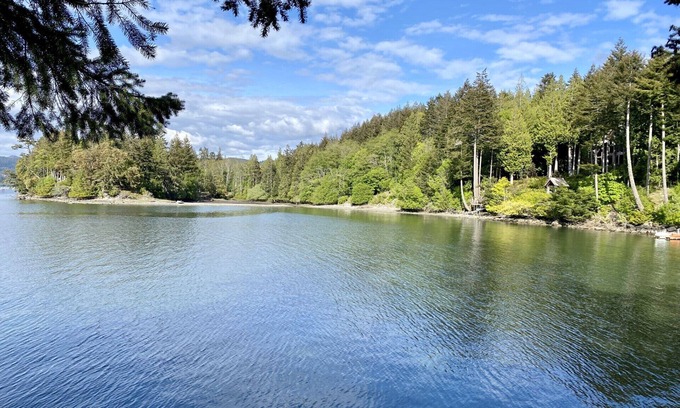 Juan de Fuca Electoral Area House | Escape to The Cottage - A Private & Tranquil Oceanfront Dream!