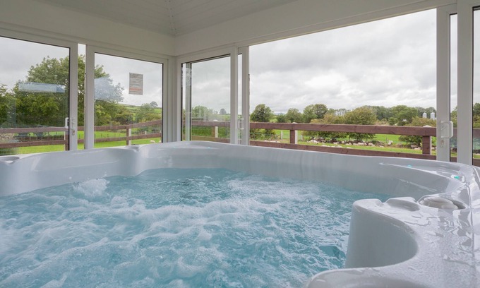 Newry House | Escape to the Country - Beautiful mountain views & private hot tub