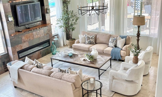 Temecula House | Escape to the Hacienda Haven, in Temecula Valley, just 10 minutes from wineries!