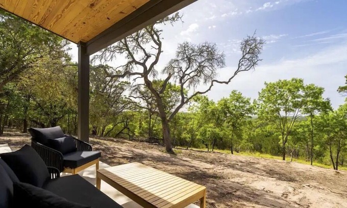 Driftwood House | Escape to the Hill Country at Sleek Sanctuary