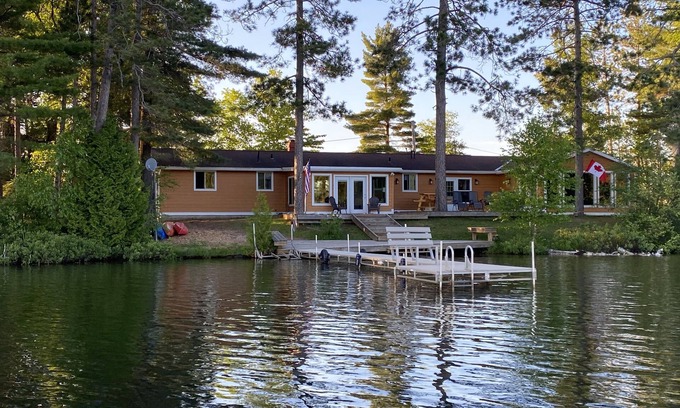 Gwinn Cottage | Escape To The Lake With All The Comforts Of Home!