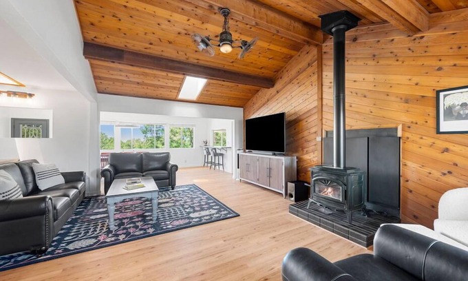 Highland Pines House | Escape to The Mountains! *Amazing Views*