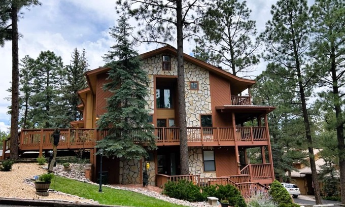 Ruidoso Condo | Escape to the Mountains! Pinon Park Mountain View Condo