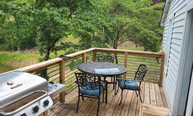 Millers Creek Other | Escape to the NC Mountainside and stay in this cozy farmhouse