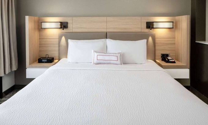 Renton Hotel | Escape to the Pacific Northwest! Indoor Pool!