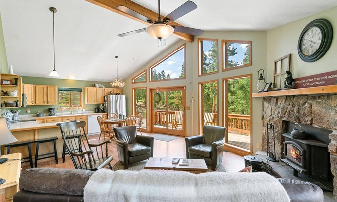 Bailey Cabin | Escape to the Rockies! 3BR Cabin with Outdoor Space, Espresso Machine & Games!