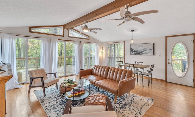 Fishers Hill House | Escape To This River Home With Mountain Views 2 Bedroom Home by Redawning