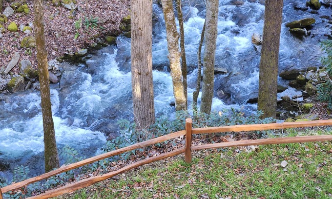 Maggie Valley Cabin | Escape to tranquility in this 3 bed, 3.5 bath Maggie Valley home on the creek!