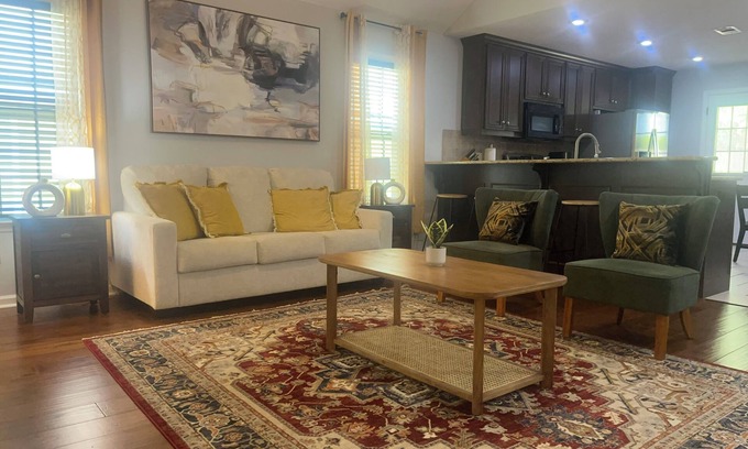 Valdosta House | Escape to Valdosta: Explore Wild Adventures & Relax