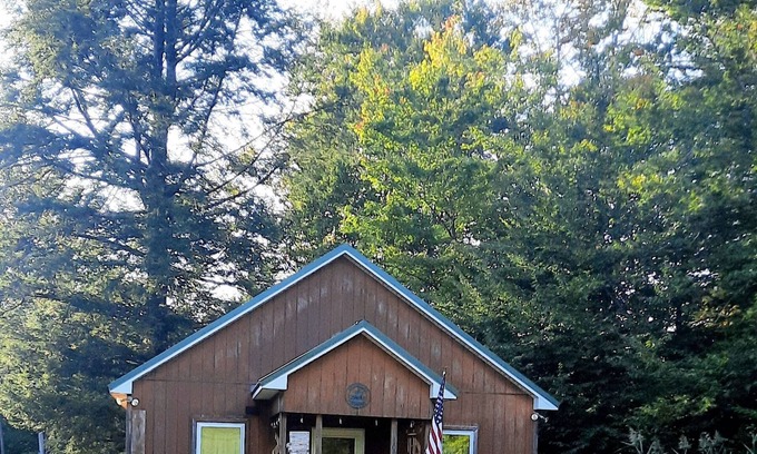 Durhamville Cabin | Escape to your cozy 2-bedroom camp near Oneida Lake.