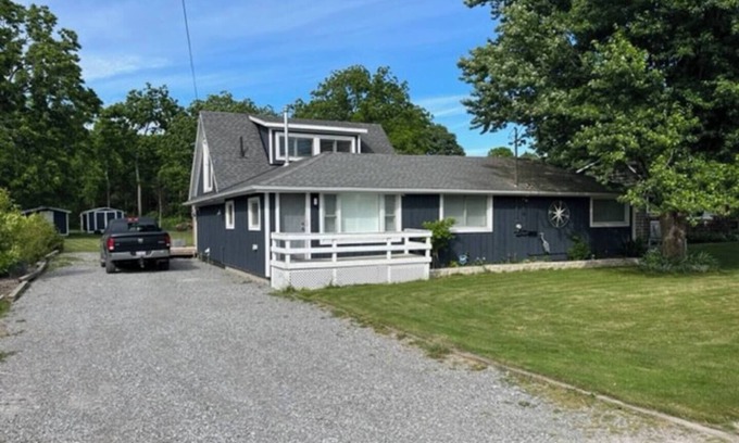 Hamilton Cottage | Escape to Your Private Cottage Oasis - Stunning Lake Erie Views
