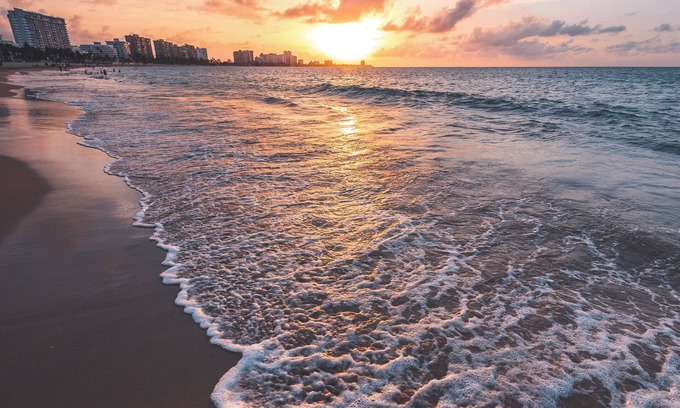 Isla Verde Apartment | ESJ Towers