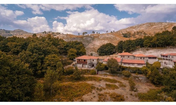Bouro House | Espaçosa Casa de Montanha no Gerês
