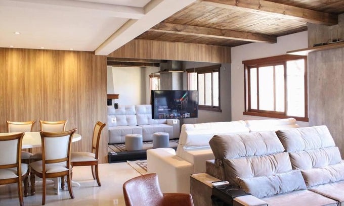 Dutra Apartment | Espaçoso em Gramado4quartos Churrasqueira & Lareira & Lavanderia até 21Pax