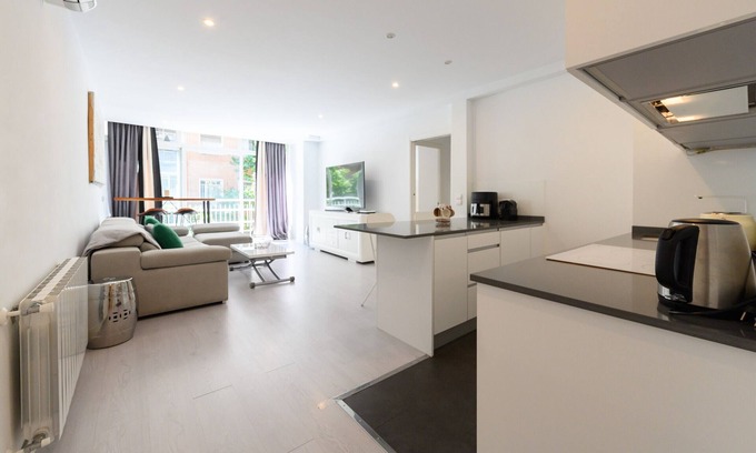 Cotos Apartment | Espacio Versatil in Madrid : Mixed rental of 2 bedrooms to live and work in Madrid