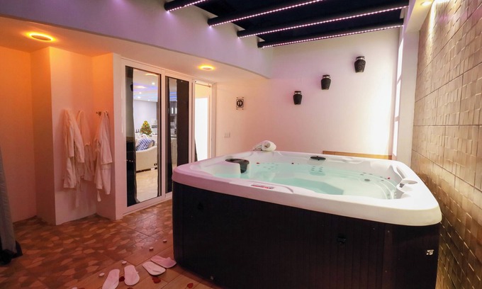 Santa Cruz Xoxocotlan Apartment | Espectacular y Moderno Apartamento, con Jacuzzi!