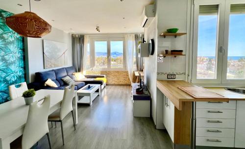 Guadalmar Apartment | Espectacular apartamento junto al mar, con piscina en Málaga